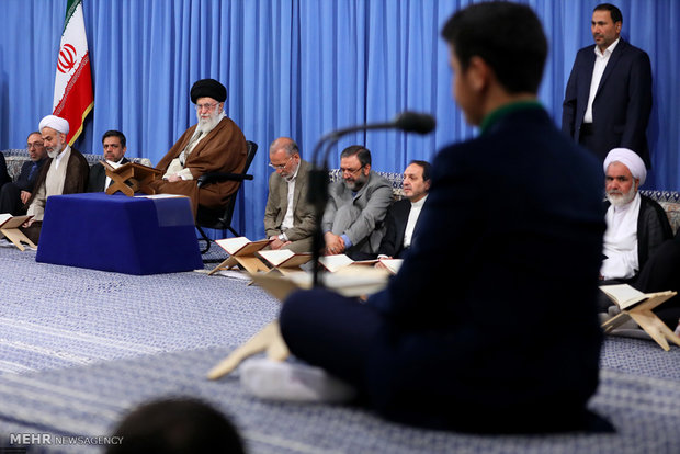 شرکت‌کنندگان در مسابقات بین‌المللی قرآن با رهبرانقلاب دیدار کردند