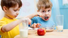 اهمیت خوردن صبحانه بر سلامت جسم و رفتار کودکان