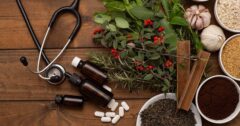 هشدار به طرفداران داروهای گیاهی: مصرف خودسرانه داروهای گیاهی منجر به مسمومیت می‌شود