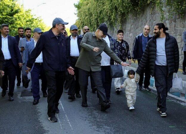 از جشنواره ۲۰ هزار نفری بهشت تا حضور زاکانی در پیادهروی دستهجمعی از جشنواره ۲۰ هزار نفری بهشت تا حضور زاکانی در پیادهروی دستهجمعی