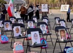 نمایشگاه یادبود شهدای دبستان میناب در برلین برگزار شد