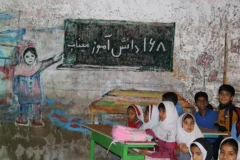 شهادت ۱۸۵ دانش‌آموز و معلم