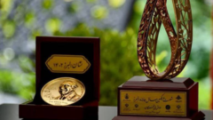 اهدای جایزه البرز به ۵۲ دانش‌آموز نخبه